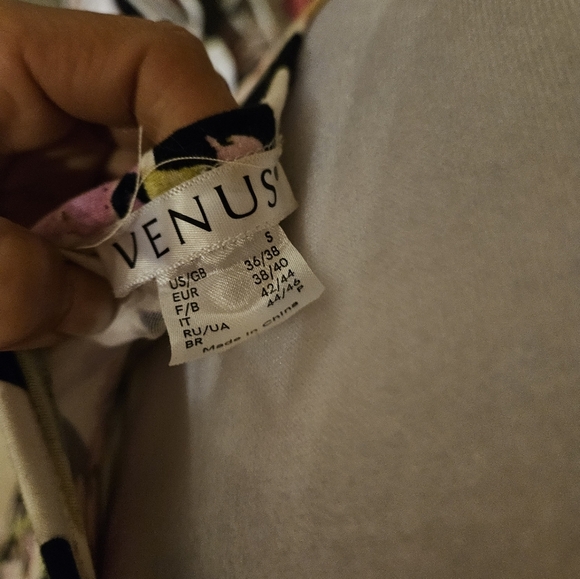 Venus Floral Bell Sleeve Off Shoulder Dress Size Small NWOT - Picture 4 of 6